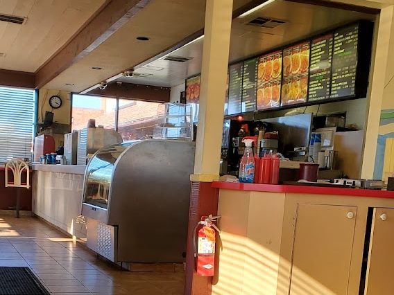 Y' Not Burgers interior